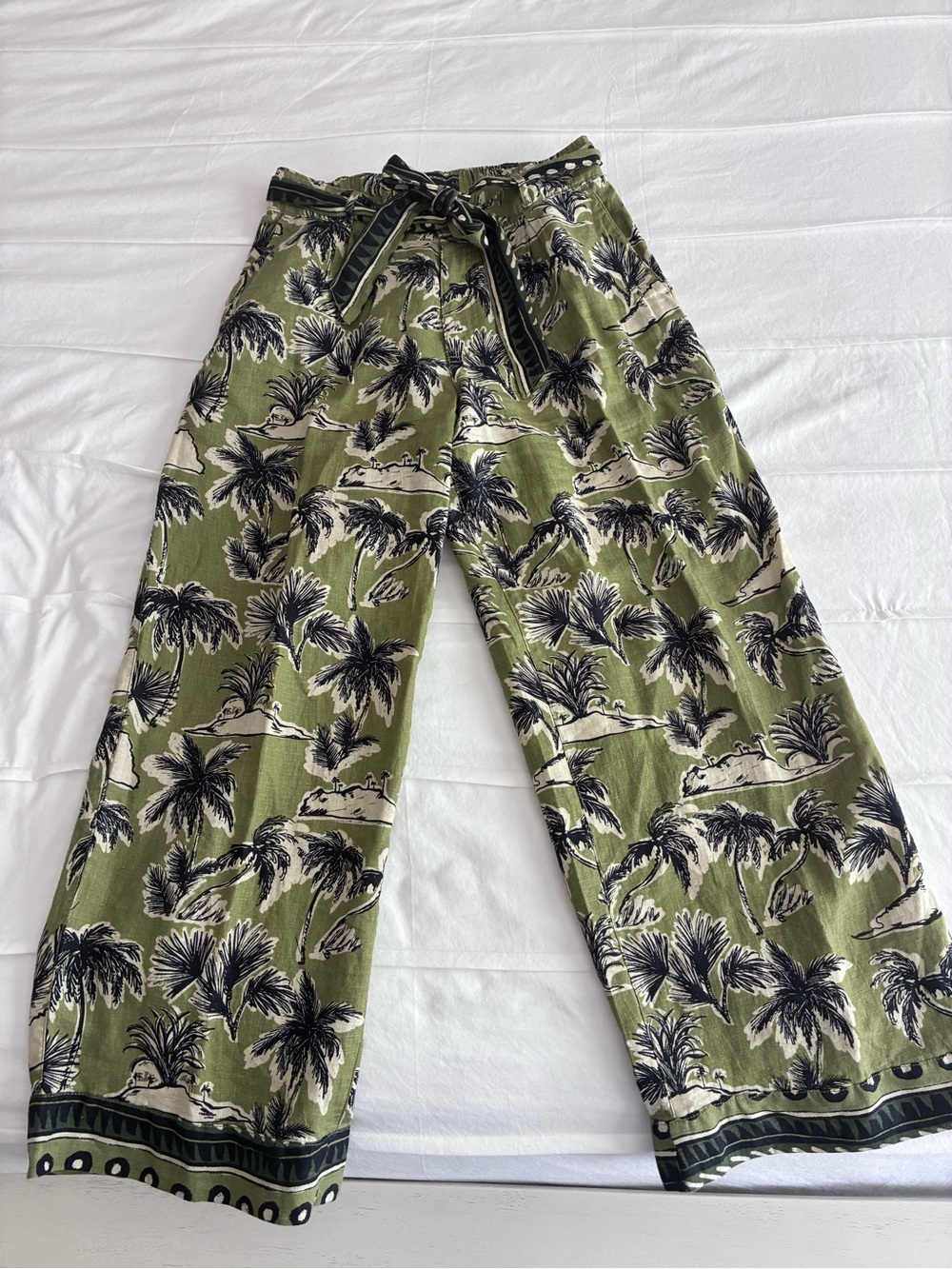 Tahari Olive Green Palm Print Wide-Leg Linen Pants with Pockets and Tie Belt